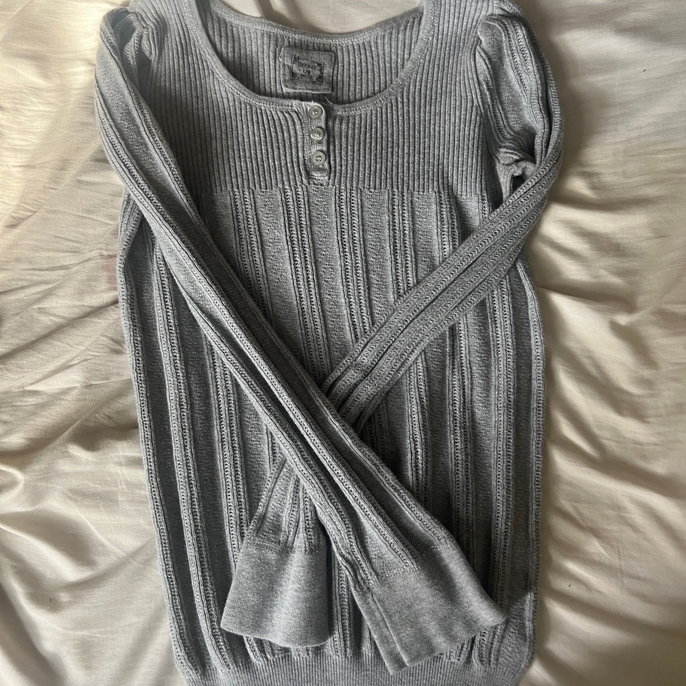 y2k grey sweater